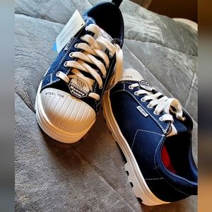 Discontinued Womens Brand New Never Worn Skechers Steel Toe work shoes boots